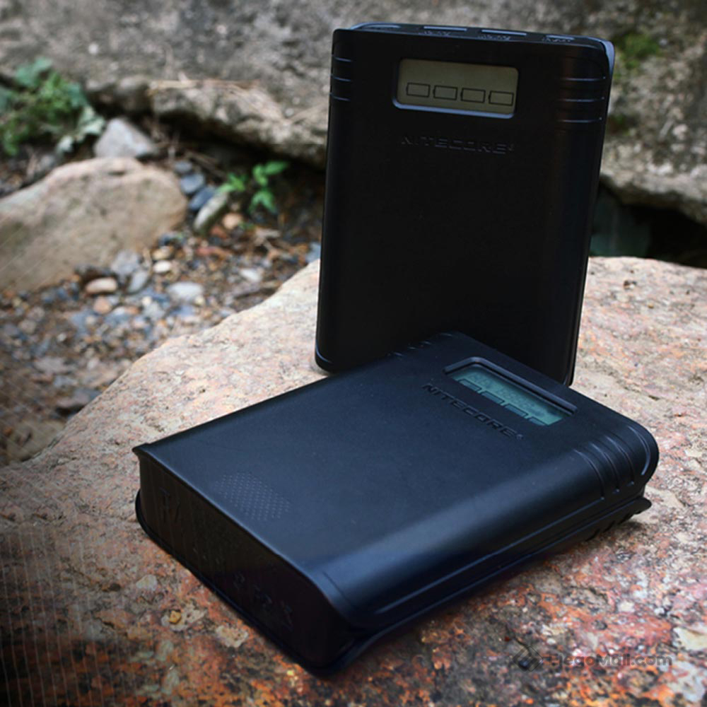 Nitecore F4 Li-ion Battery Charger 60Wh